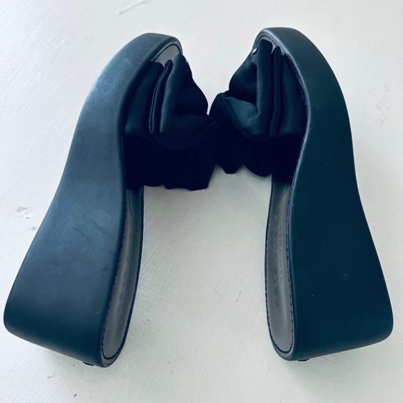 Kate Spade New York Women's Wedge Sandals in Black 11B - Picture 7 of 12